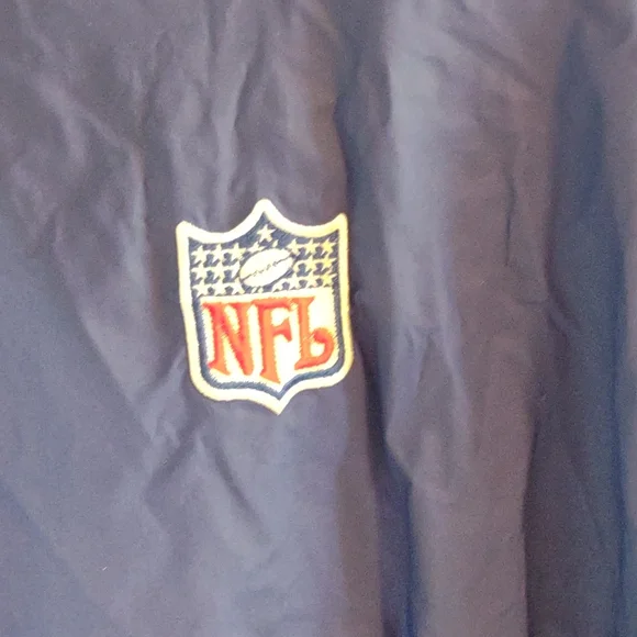 Vintage Patriots NFL brand windbreaker - Picture 6 of 8